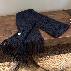 Peruvian Connection 100% alpaca knit scarf